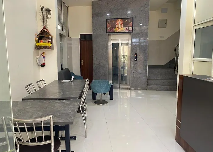 Hotel Pearl Crown New Delhi